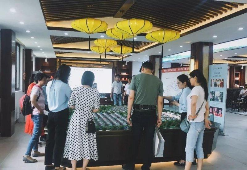 横幅在线制作：零基础快速设计专业横幅，解决你的设计烦恼